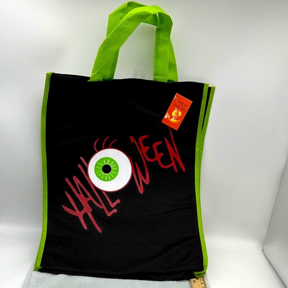 Vintage HALLOWEEN Trick or Treat Candy Collecting Bag 
15.25”L. X  12.25” W. - Picture 1 of 4
